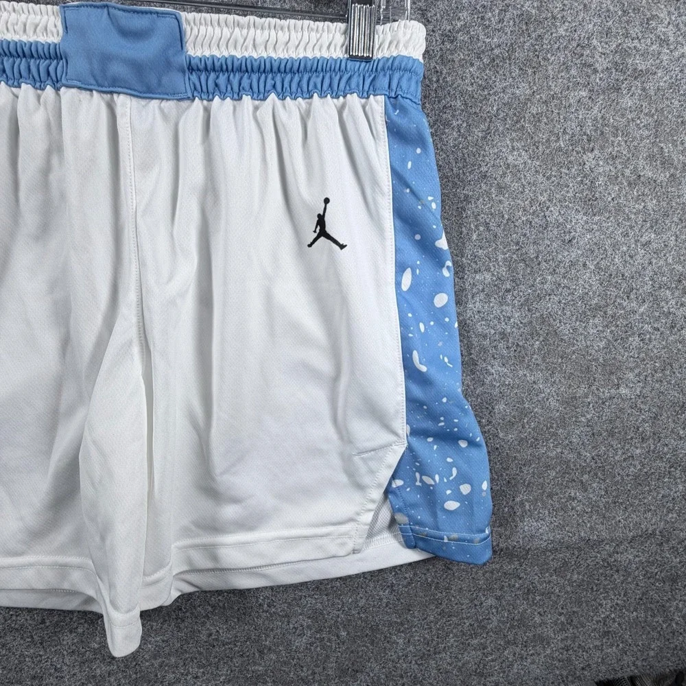 Air Jordan Basketball Jersey & Shorts Men L/M White Blue Performance Knights #20